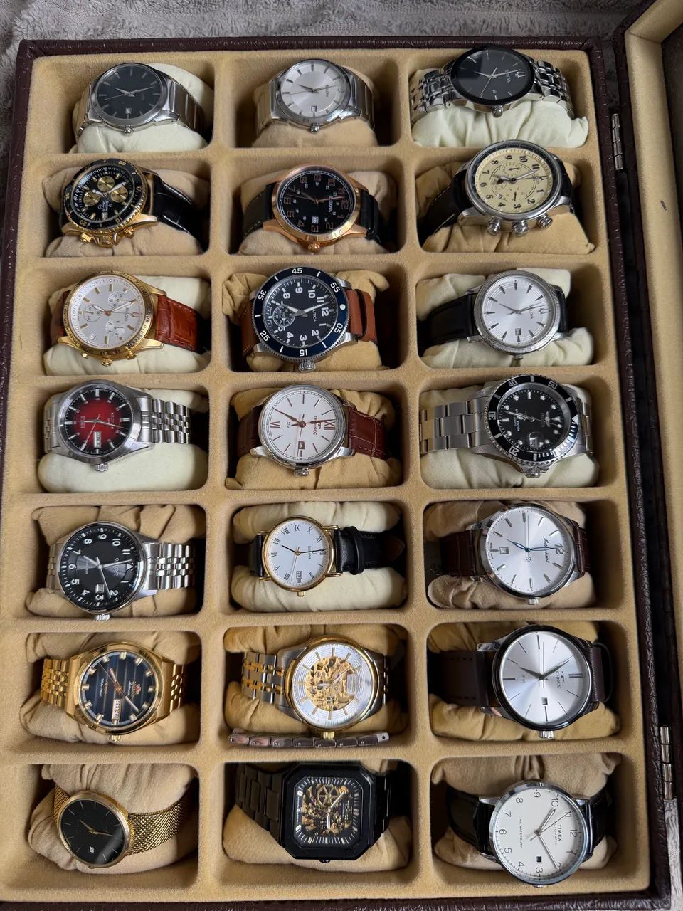 Coleção de relógios (vendo separadamente)