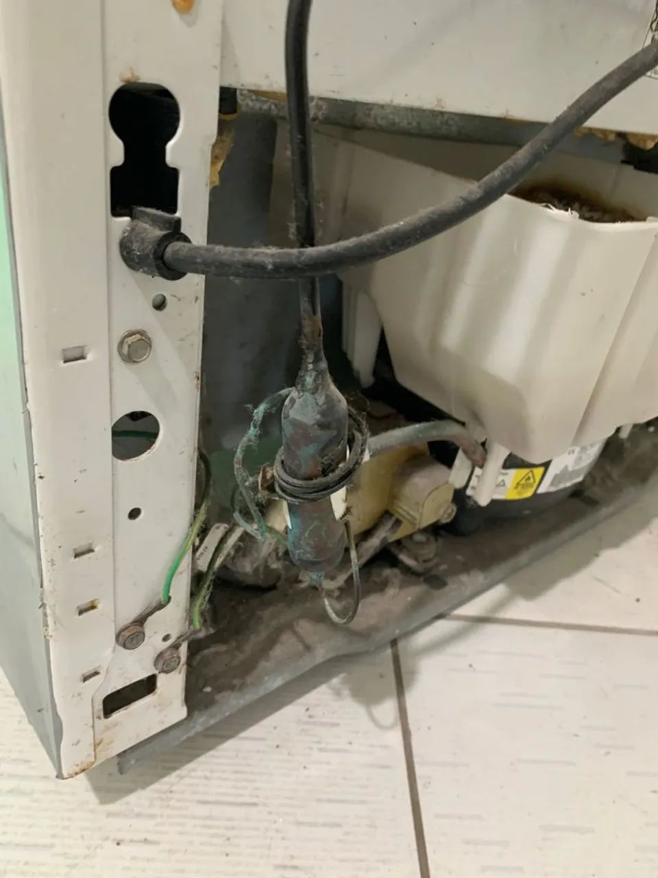Carga de gás em refrigeração. - Foto 2