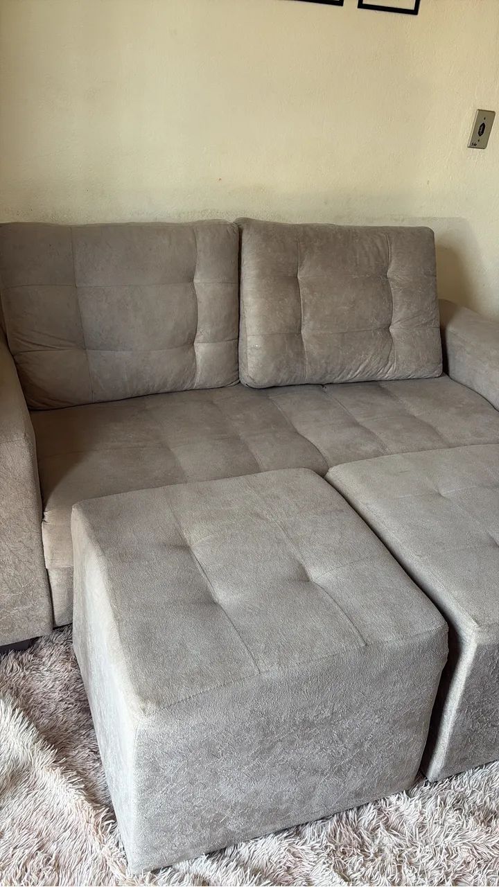 Sofá 3 lugares com puffs com entrega inclusa  - Foto 2