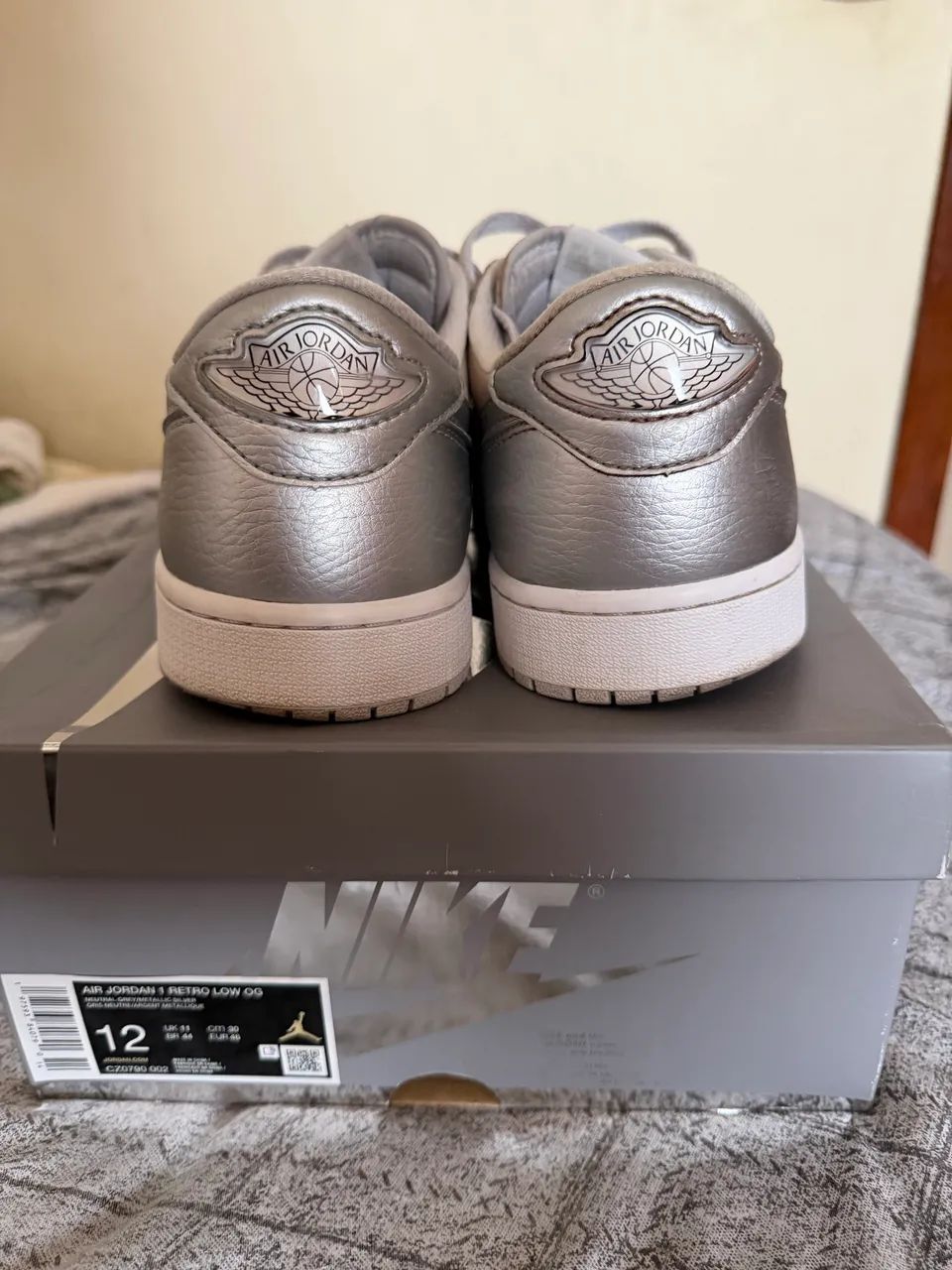 Nike Air Jordan 1 Low OG Neutral Grey Metallic Silver White - Foto 3
