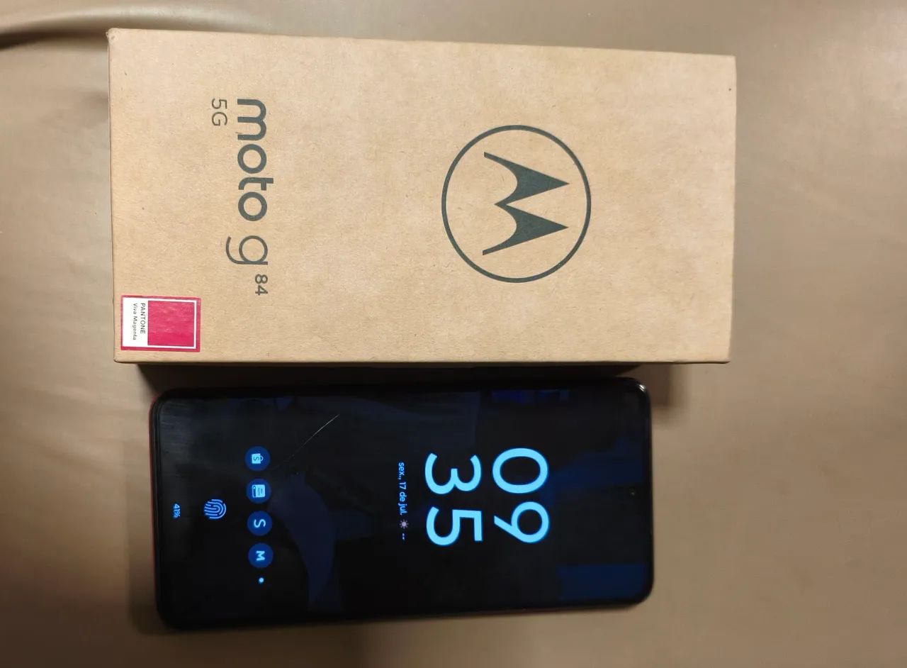 Moto G84 
