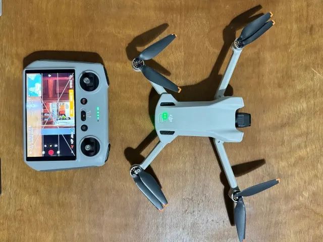 Drone Dji Mini 3 Fly More Combo Plus Com Tela Br Câmera 4k - Foto 2