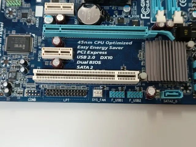 Placa-mãe Gigabyte GA-G41MT-S2P - Foto 4