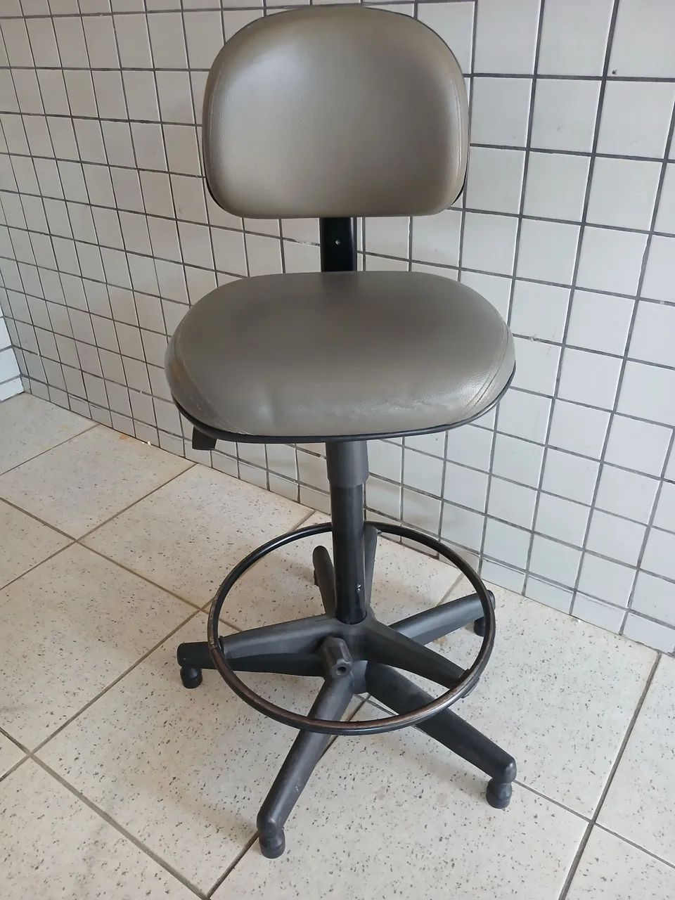 Cadeira giratoria de balcão  - Foto 2
