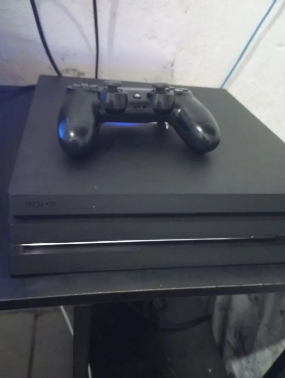 PS4 PRO 1TB + CONTROLE - Foto 2