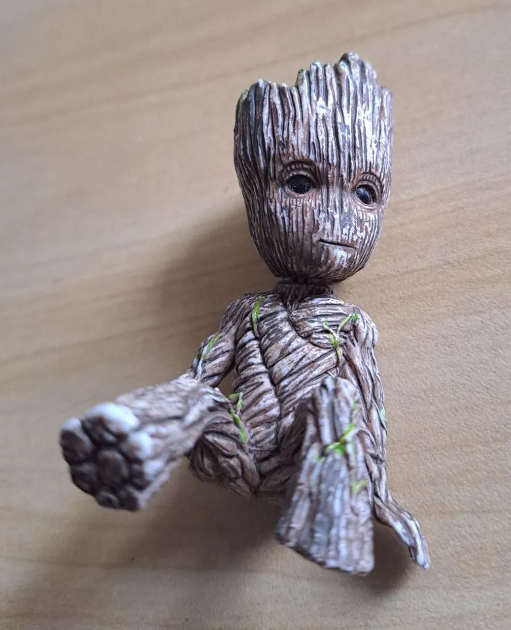 Figura Baby Groot Guardiões da Galáxia 