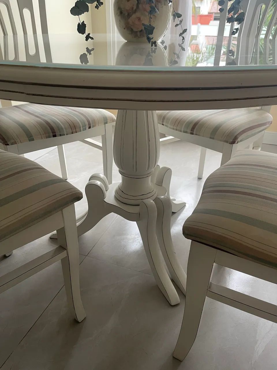 Mesa e cadeiras  - Foto 4