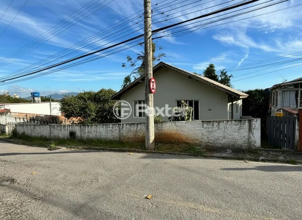 Casa à venda Rua João Câncio Jacques, Costeira do Pirajubaé - Florianópolis