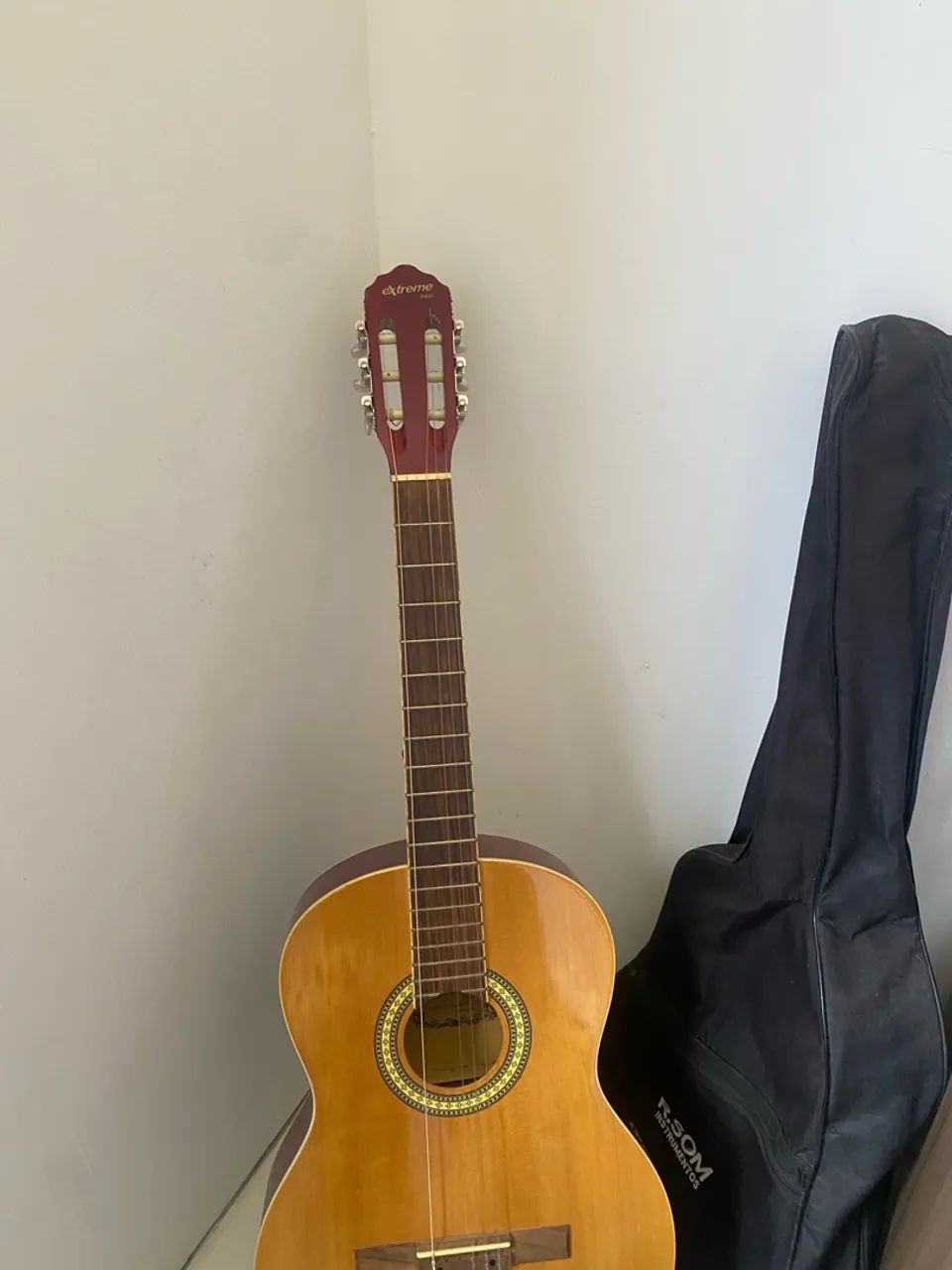 Vendo Violão com Capa e Suporte  - Foto 2