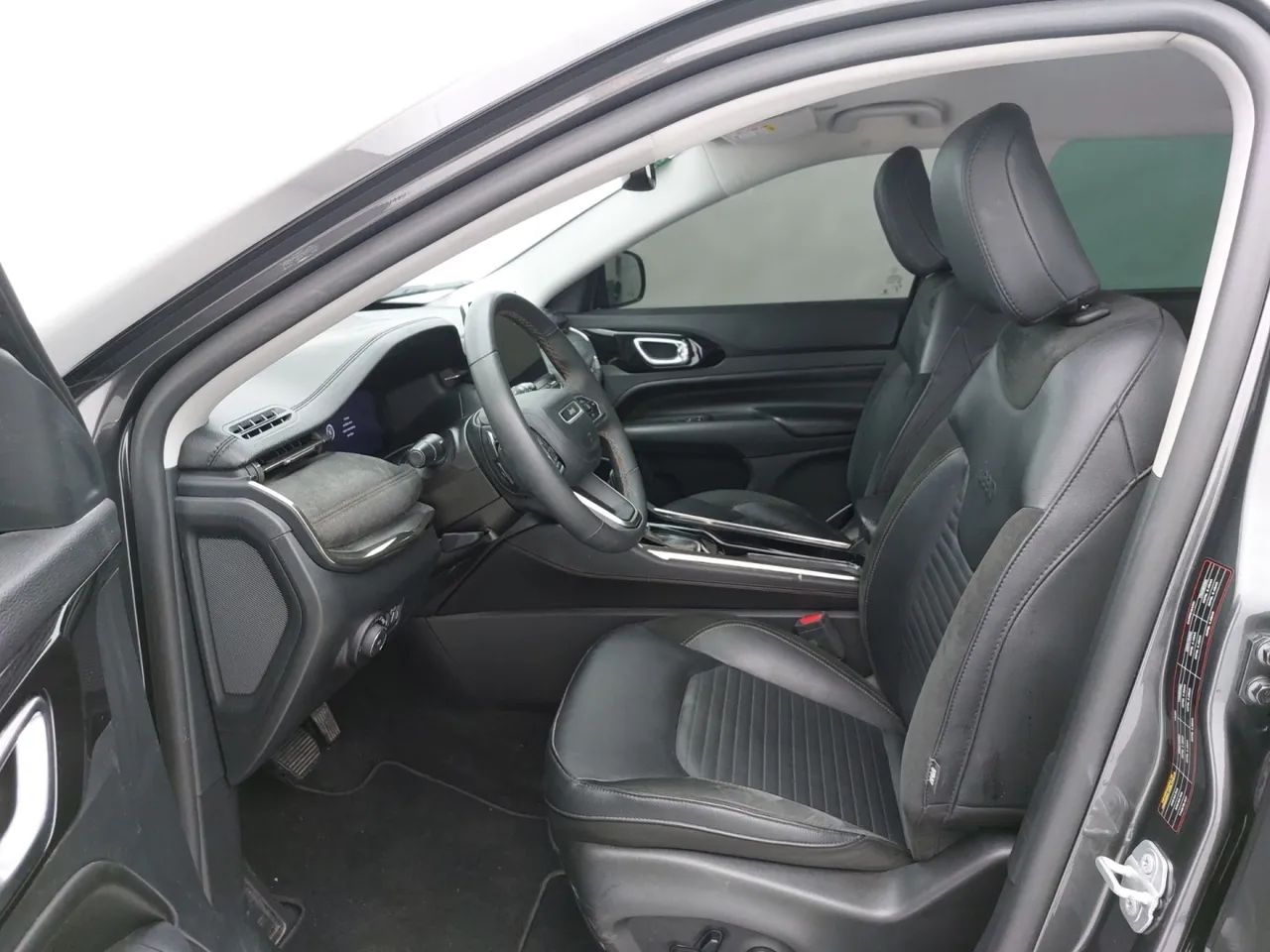 Jeep Commander Limited T270 1.3 TB Flex Aut., foto 16 de 18