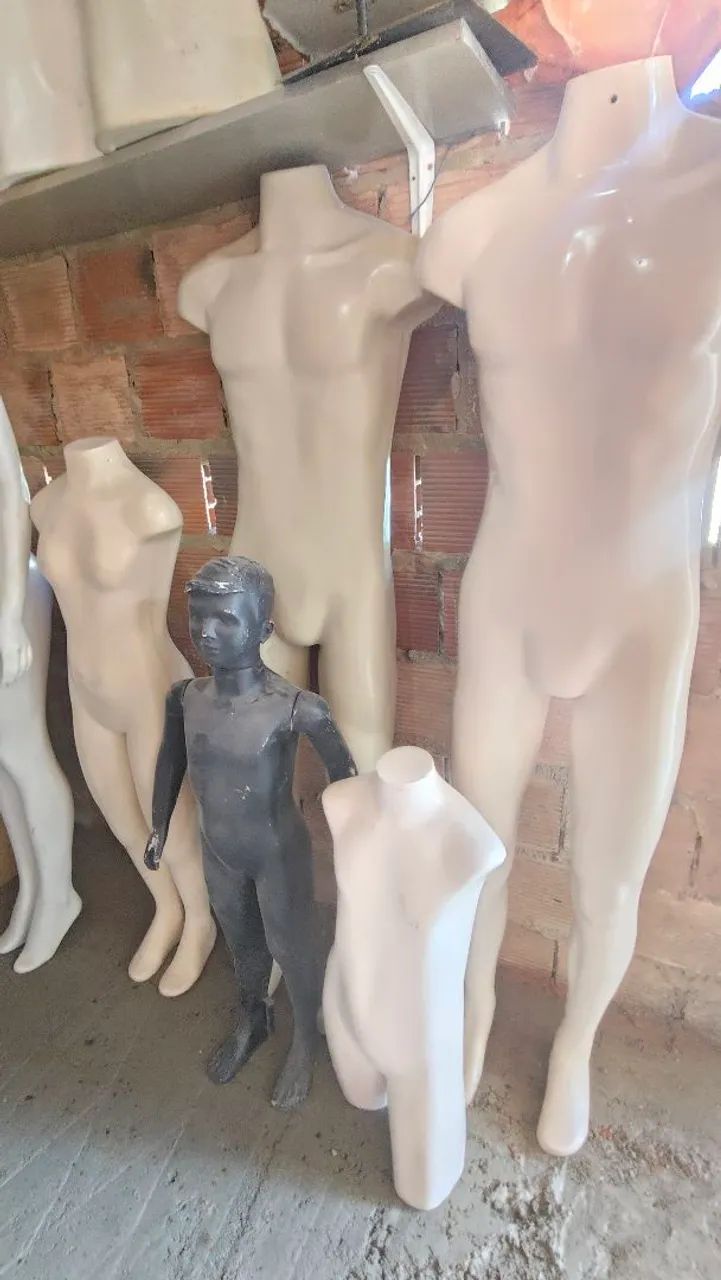 Manequins, bustos, cabides, araras e outros - Foto 2
