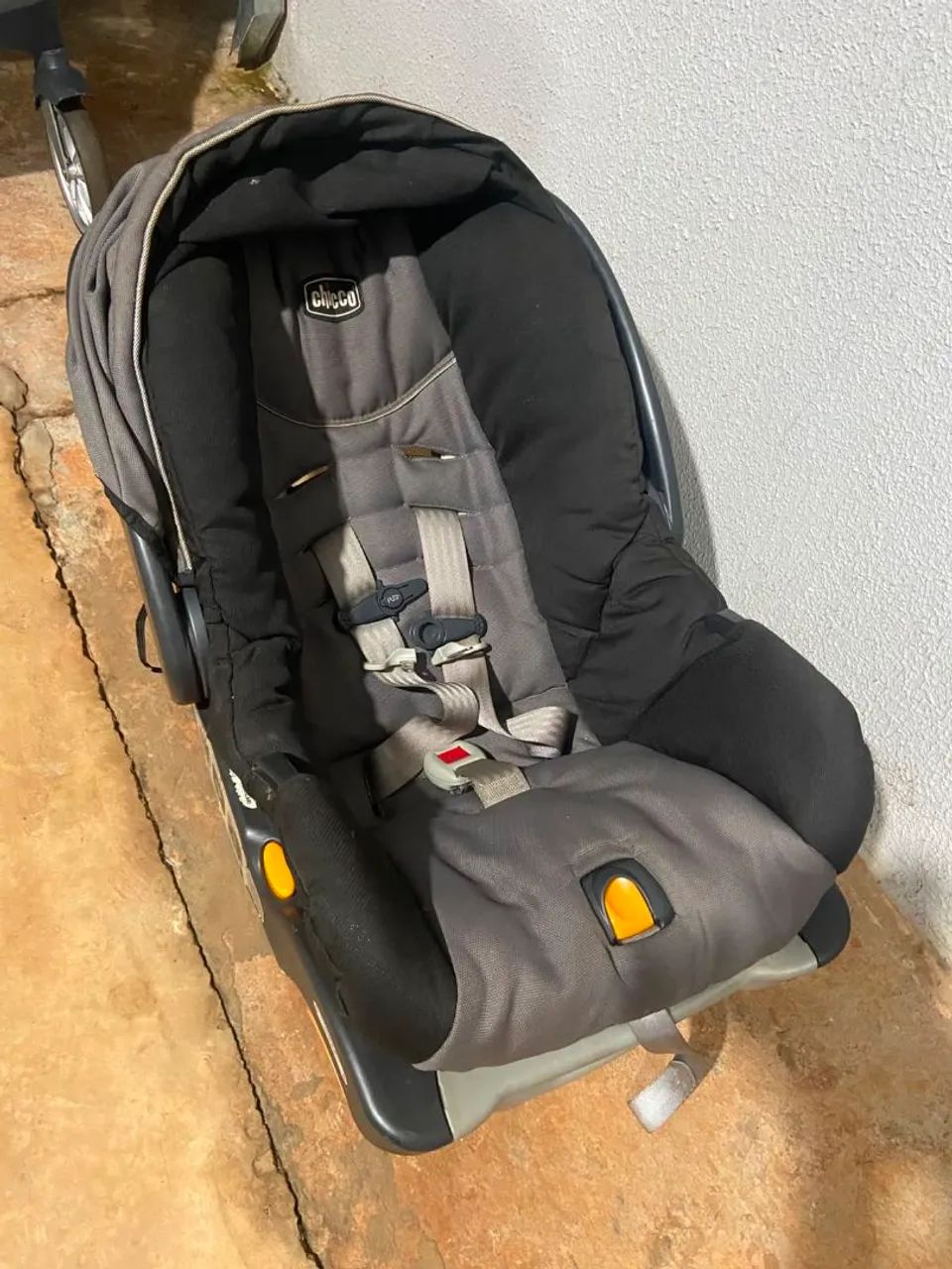 Carrinho de bebê + bebê conforto da Chicco Bravo  - Foto 6