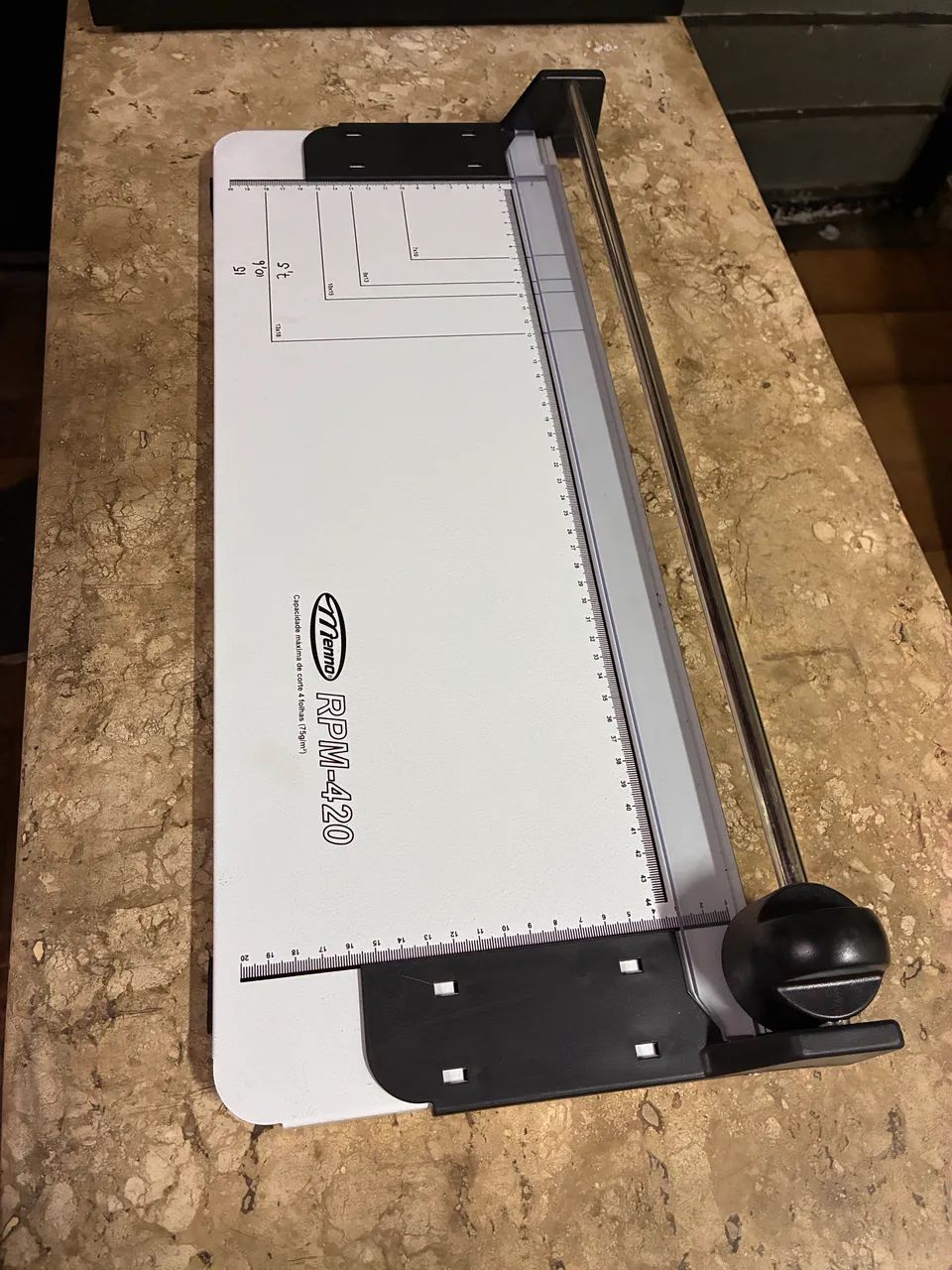 Menno RPM-420 Trimmer (Guillotine)