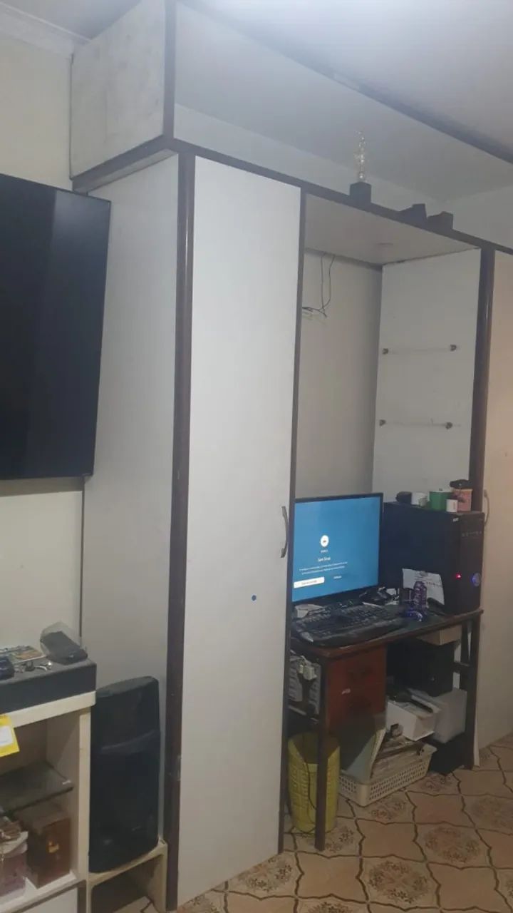 Vendo uma Estante de Madeira Macisa Completa - Foto 3