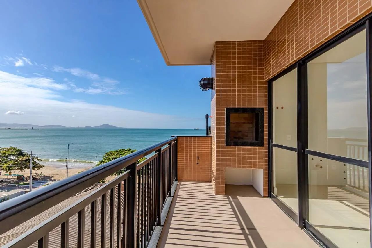 Aluguel: Apartamento Duplex com Vista Mar