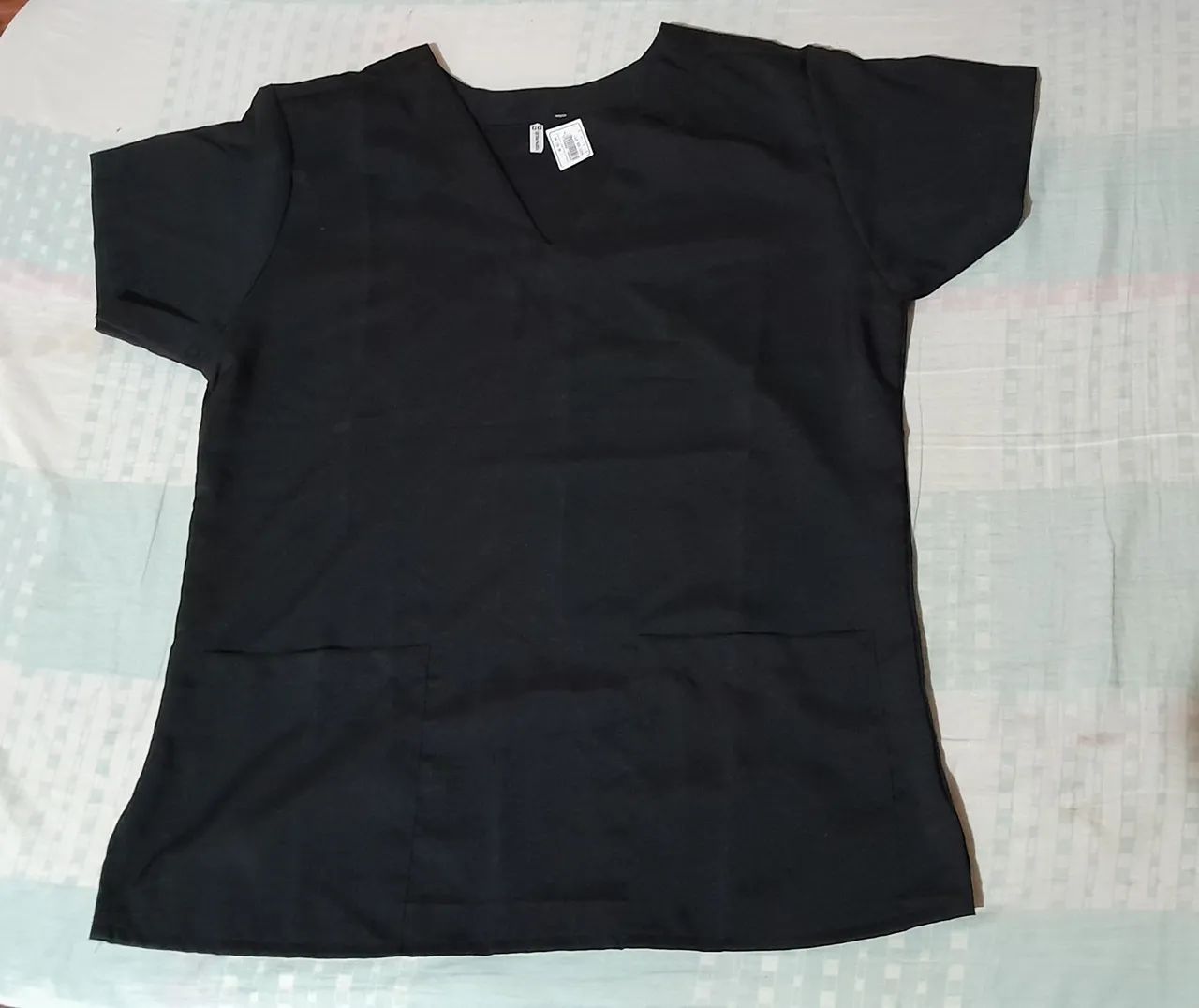 Vende-se 2Scrubs apenas a camisa tamanho GG masculino,1 Oxfordin e a outra  e Alfataria  - Foto 2