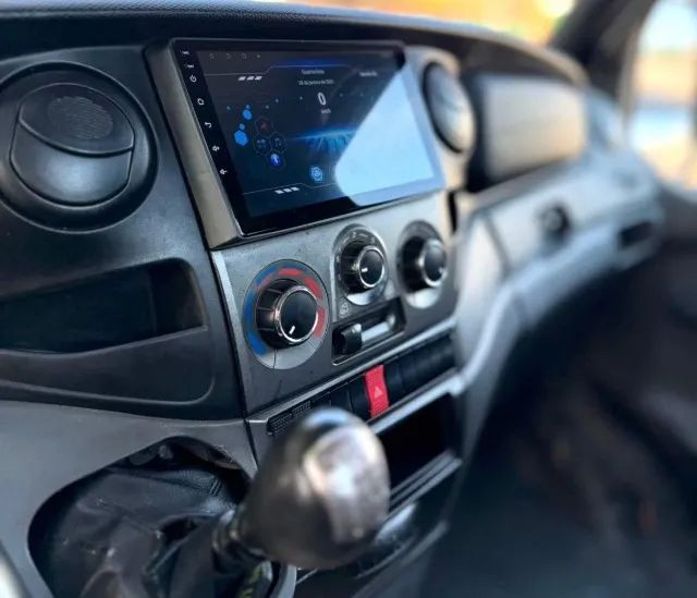 Iveco Daily 35s14 plataforma 2014 - Foto 3