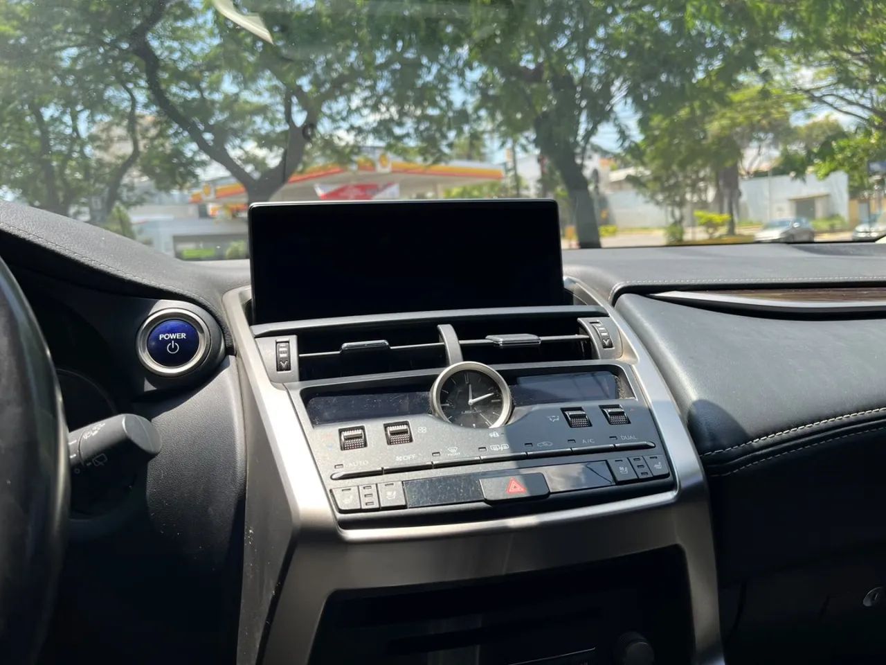 Lexus NX-300 H Luxury 2.5 16V Aut., foto 15 de 17