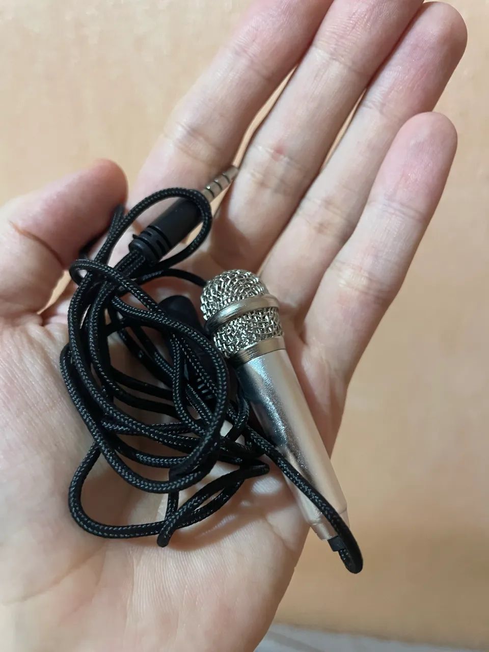 Mini microfone para celular