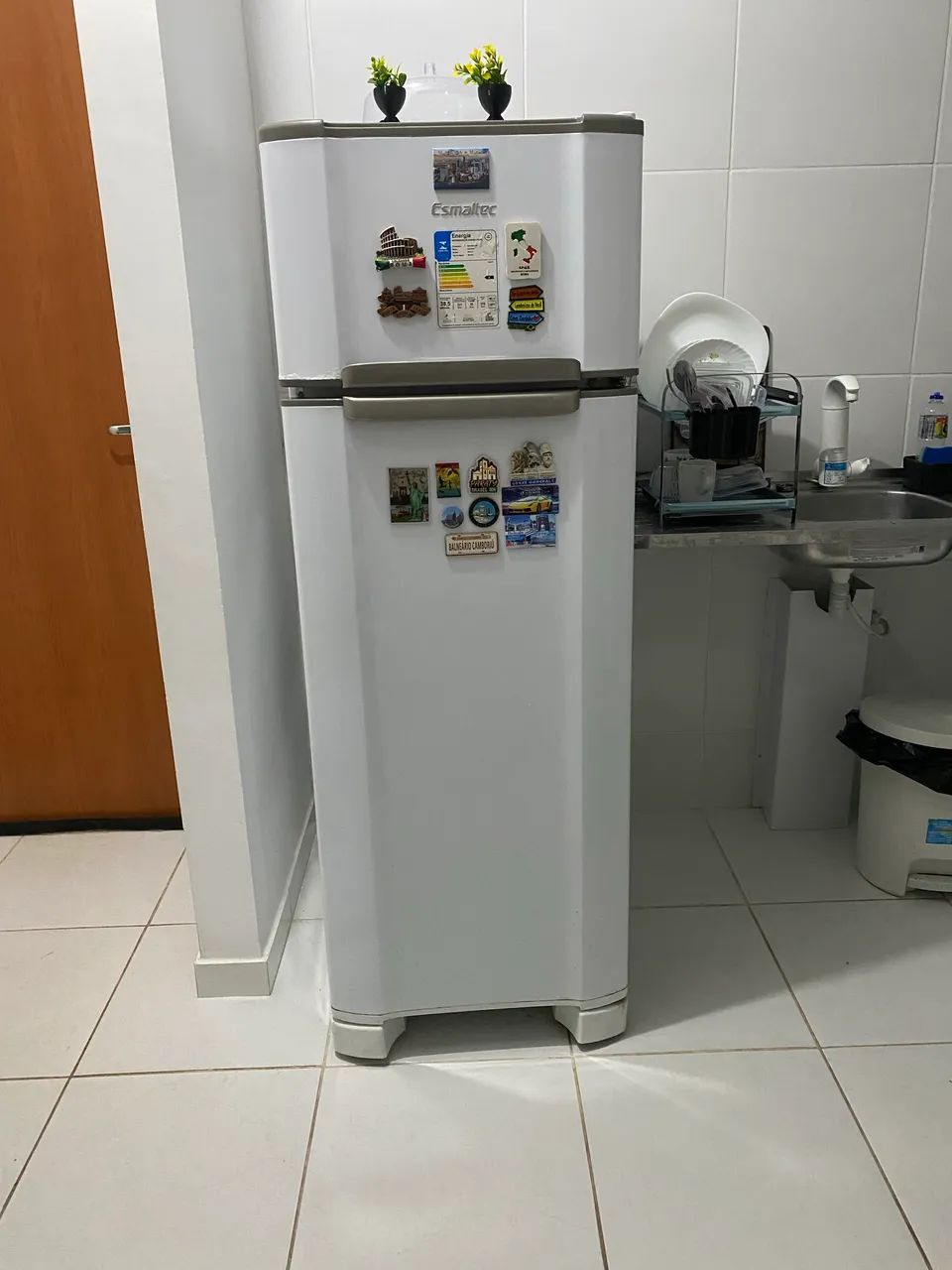 GELADEIRA ESMALTEC