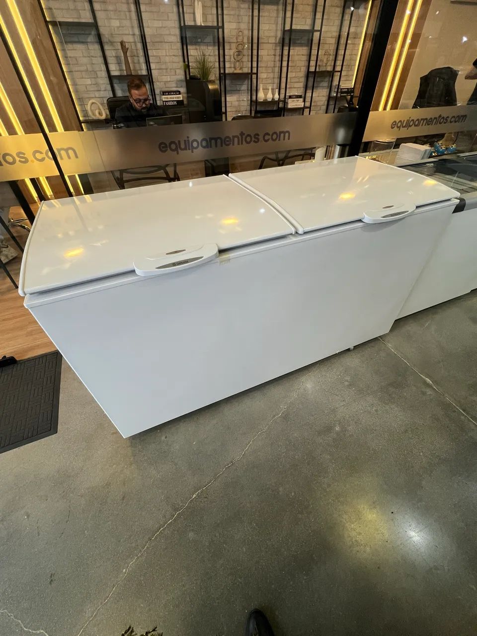 Freezer horizontal 532L 2 tampas dupla função 