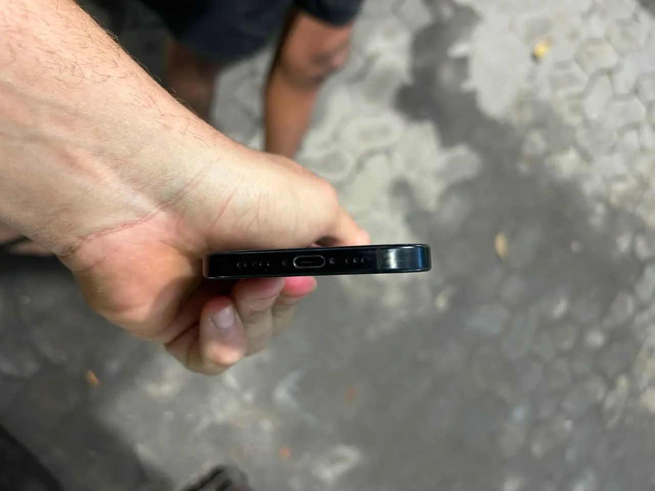 iPhone 16 pro 128gb
