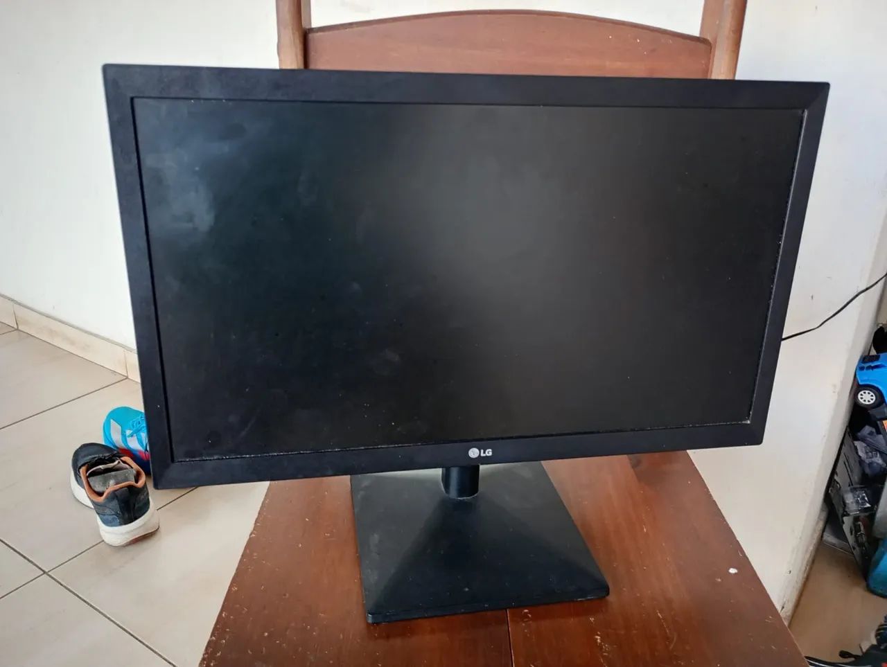 Monitor 20 polegadas lg funcionando perfeitamente  entrada hdmi vga e fone de ouvido 