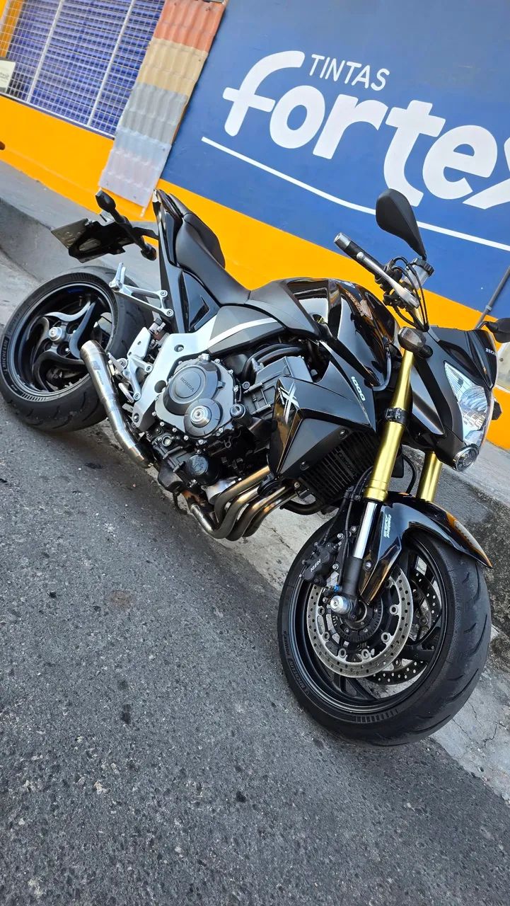 Moto impecável 