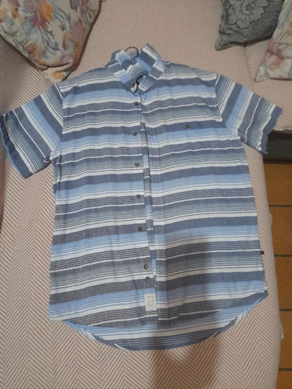 Camisa estilosa de verão