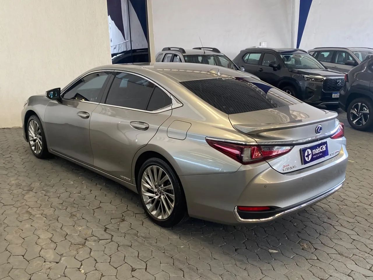 Lexus ES300h ES-300H ES300h 2.5 16V Aut. (hybrid), foto 4 de 20