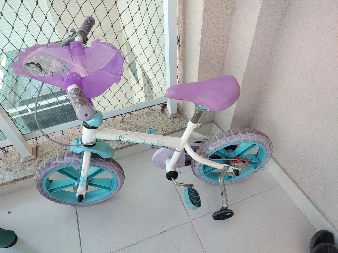Vendo bicicleta infantil bandeirantes - Foto 4