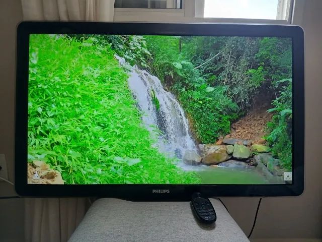 TV PHILIPS 40 POLEGADAS FULL HD TELA DE LED - Foto 2