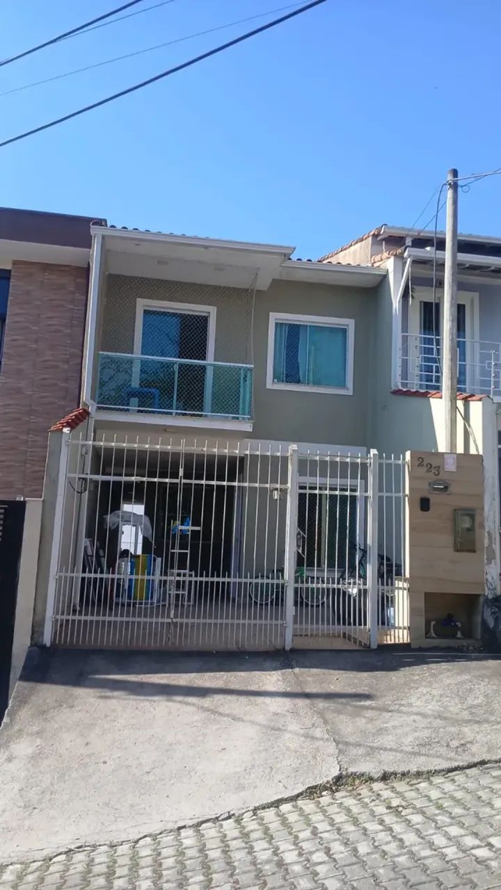 Sobrado para aluguel com 168 metros quadrados com 3 quartos em Jardim Amália - Volta Redon