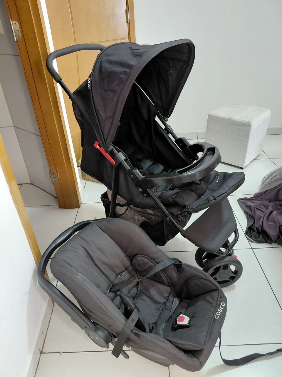 Carrinho dr bebê e um bebê conforto para Carro - Foto 5