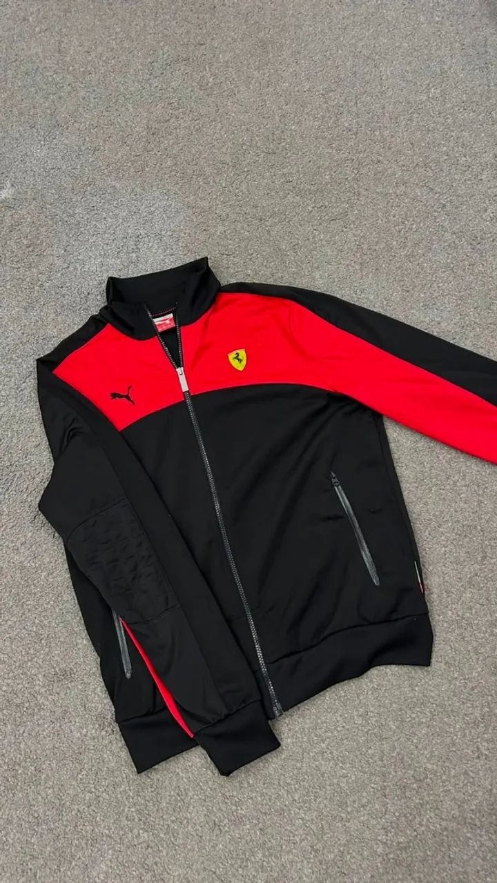Jaqueta Puma Ferrari vermelha
