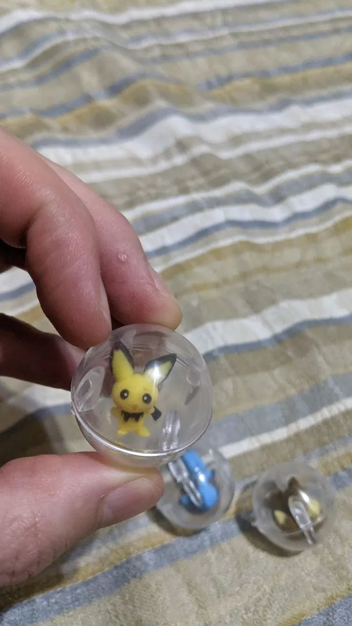 Mini Pokemon - com as pokebolas (alta qualidade) - Foto 3