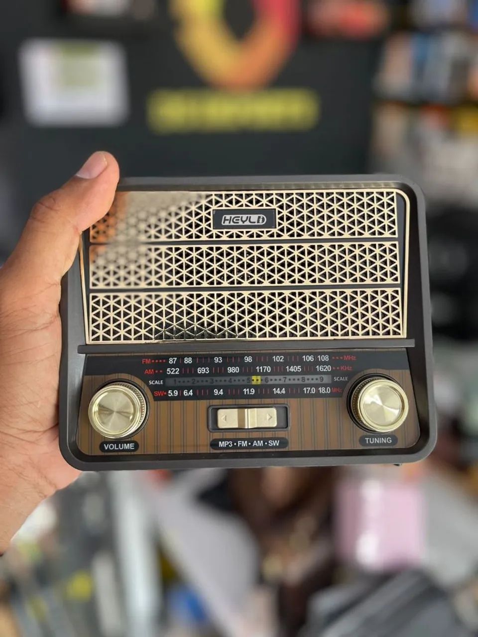 Radio retrô am fm bluetooth pendrive presente ou decoração  - Foto 3