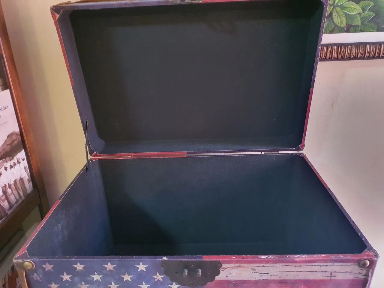 BAÚ COM BANDEIRA AMERICANA VINTAGE - Foto 3