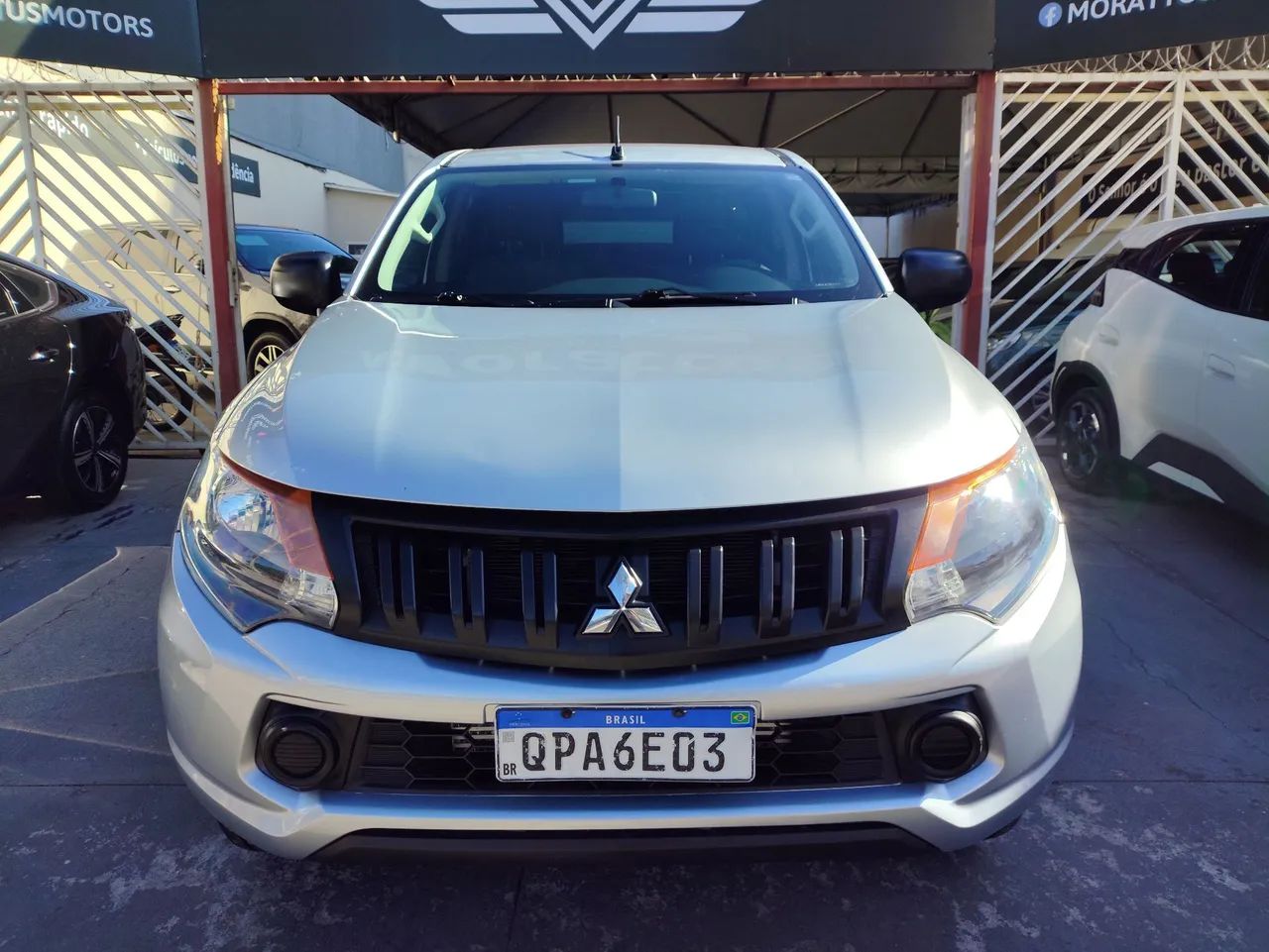 Mitsubishi L200 Triton Sport GLX 2.4 CD Diesel Mec. 2019 - Foto 2