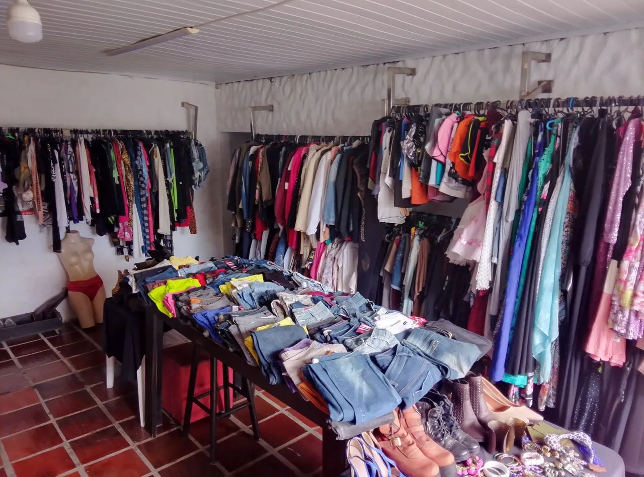 Estoque roupas Brechó, multimarcas. - Foto 2