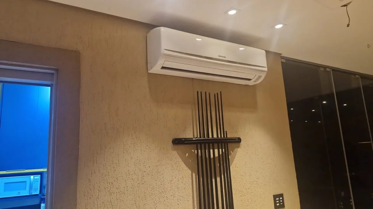 02 aparelhos de ar-condicionado Samsung de 24000 BTUS 