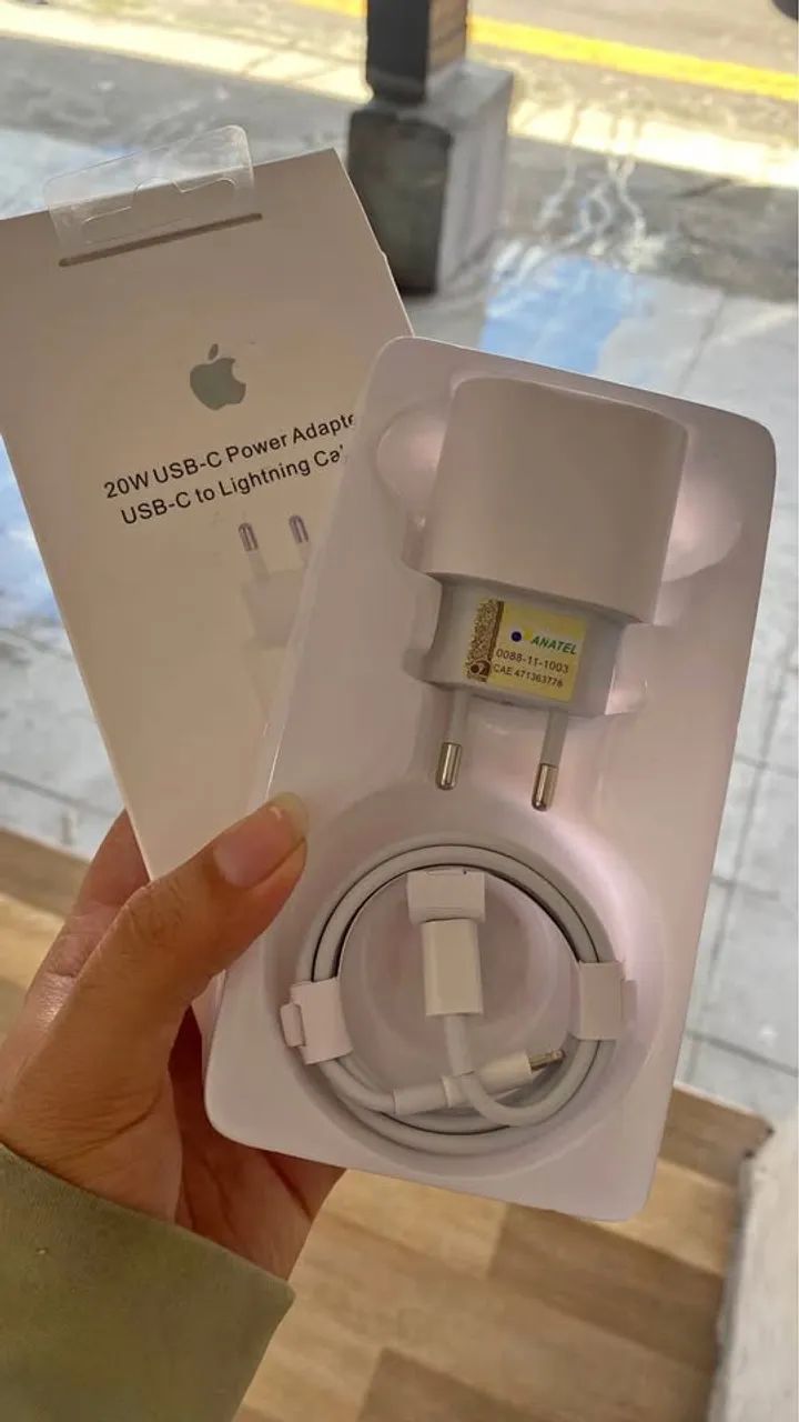 Carregador de iphone 20w completo
