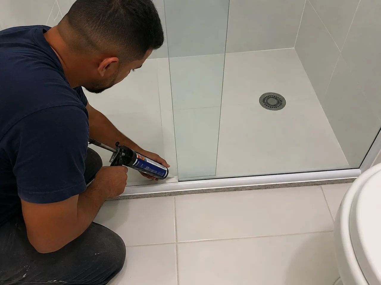 Manutenção no box de banheiro 