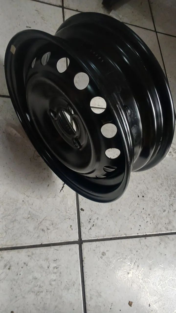 UMA RODA ORIGINAL DE FERRO RENAULT KWID ARO 14 SEM DEFEITO NENHUM  - Foto 2