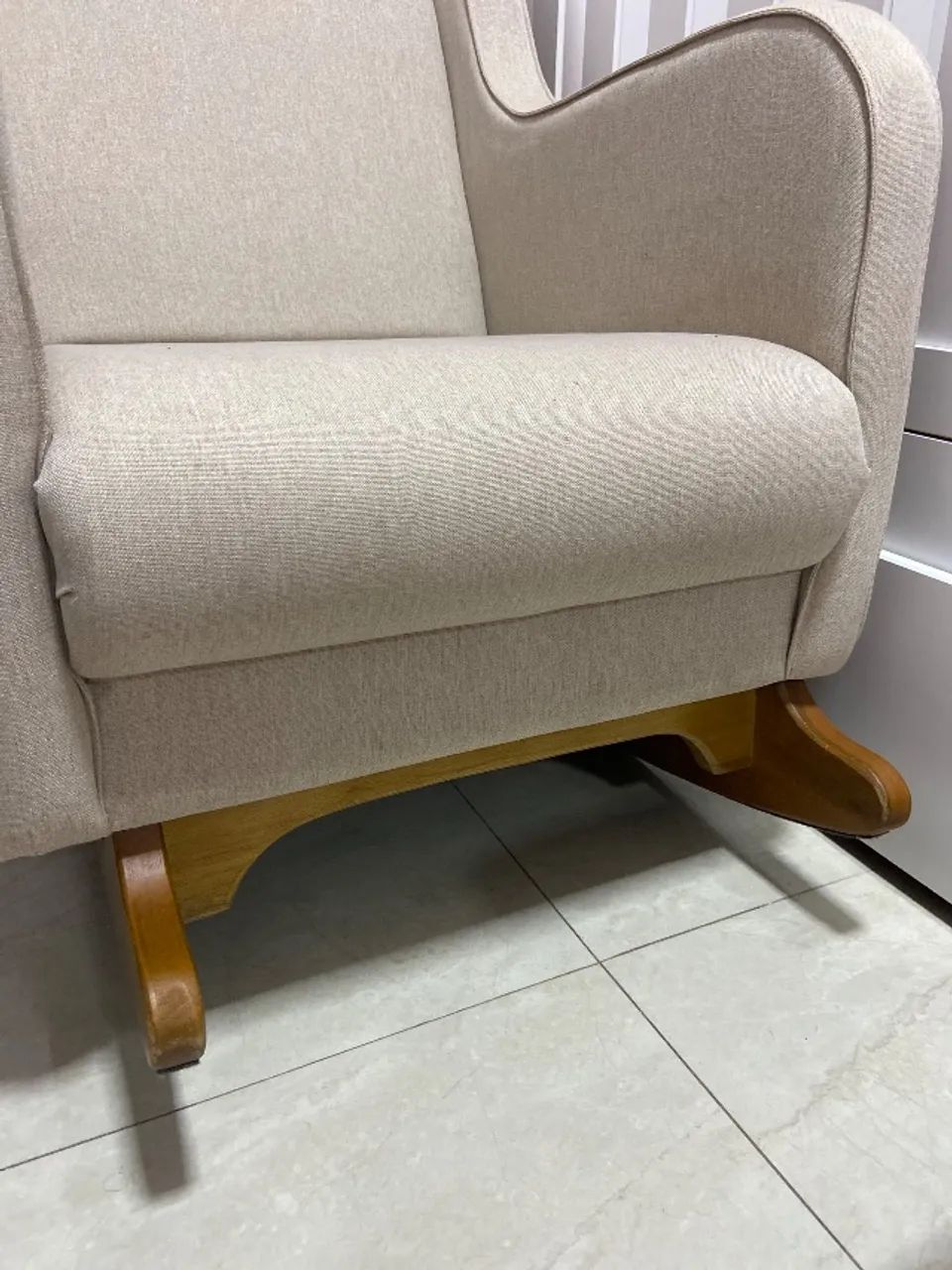 Cadeira de Balanço para Amamentação c/ Puff - Foto 2