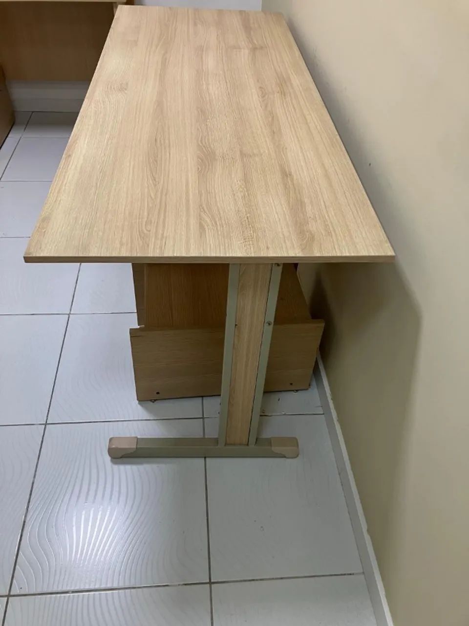 Mesa de Escritório MDF com Gaveteiro e suporte para cpu - Foto 2