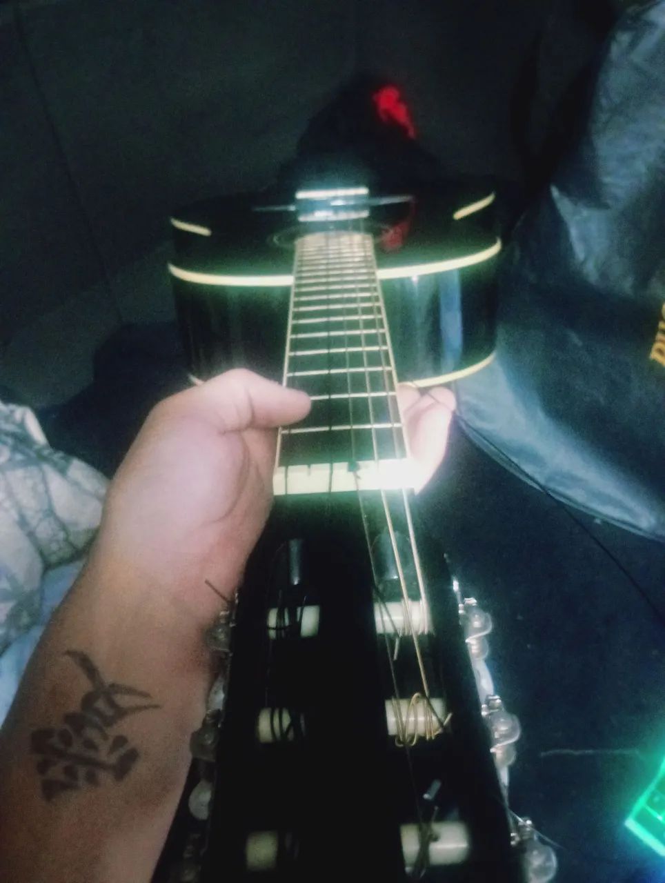Violão Phoenix com capa 
