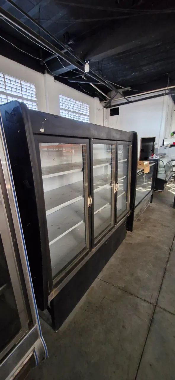 Freezer vertical 3 portas