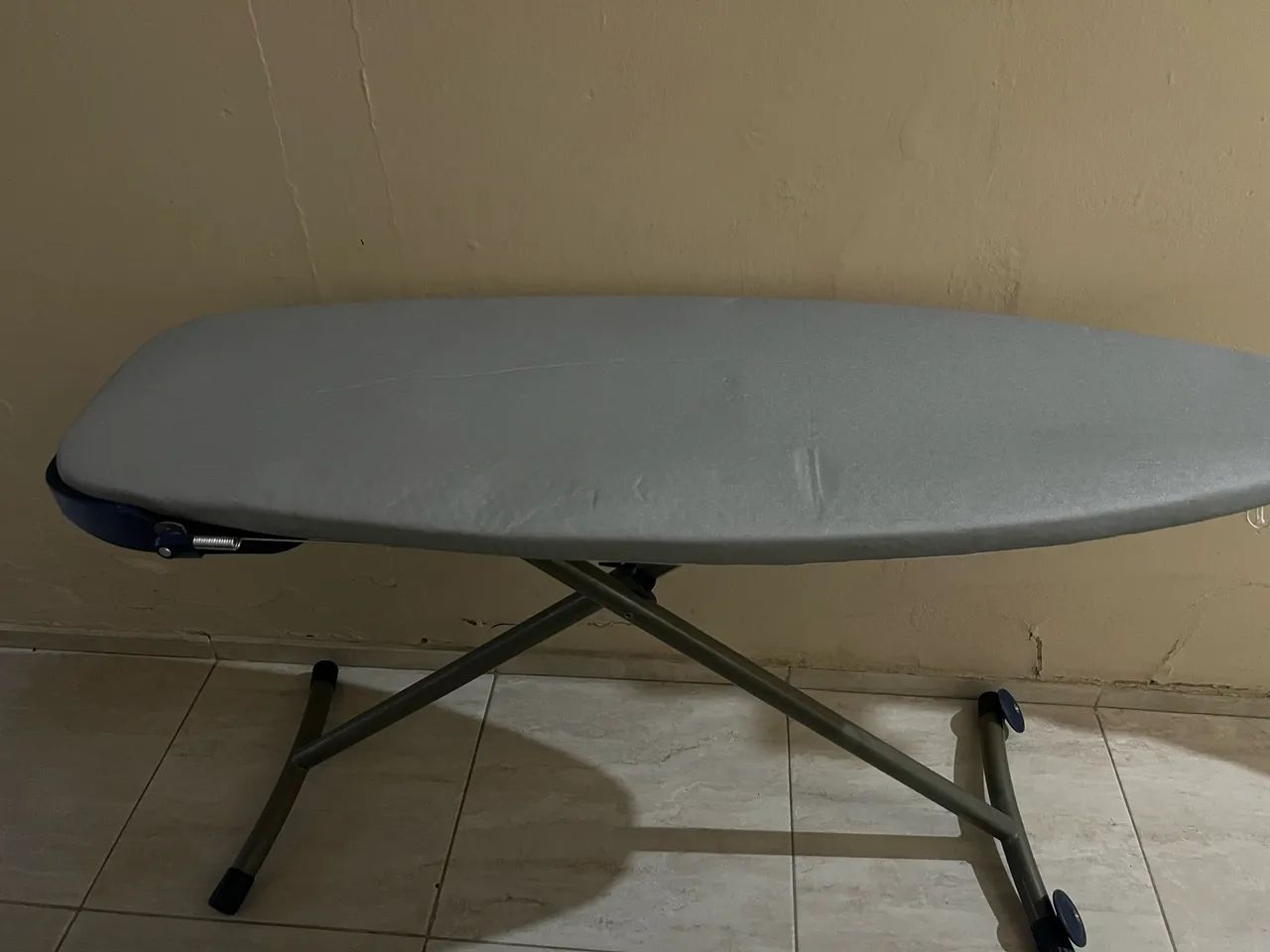 Tábua de engomar profissional ou para uso diário. - Foto 3