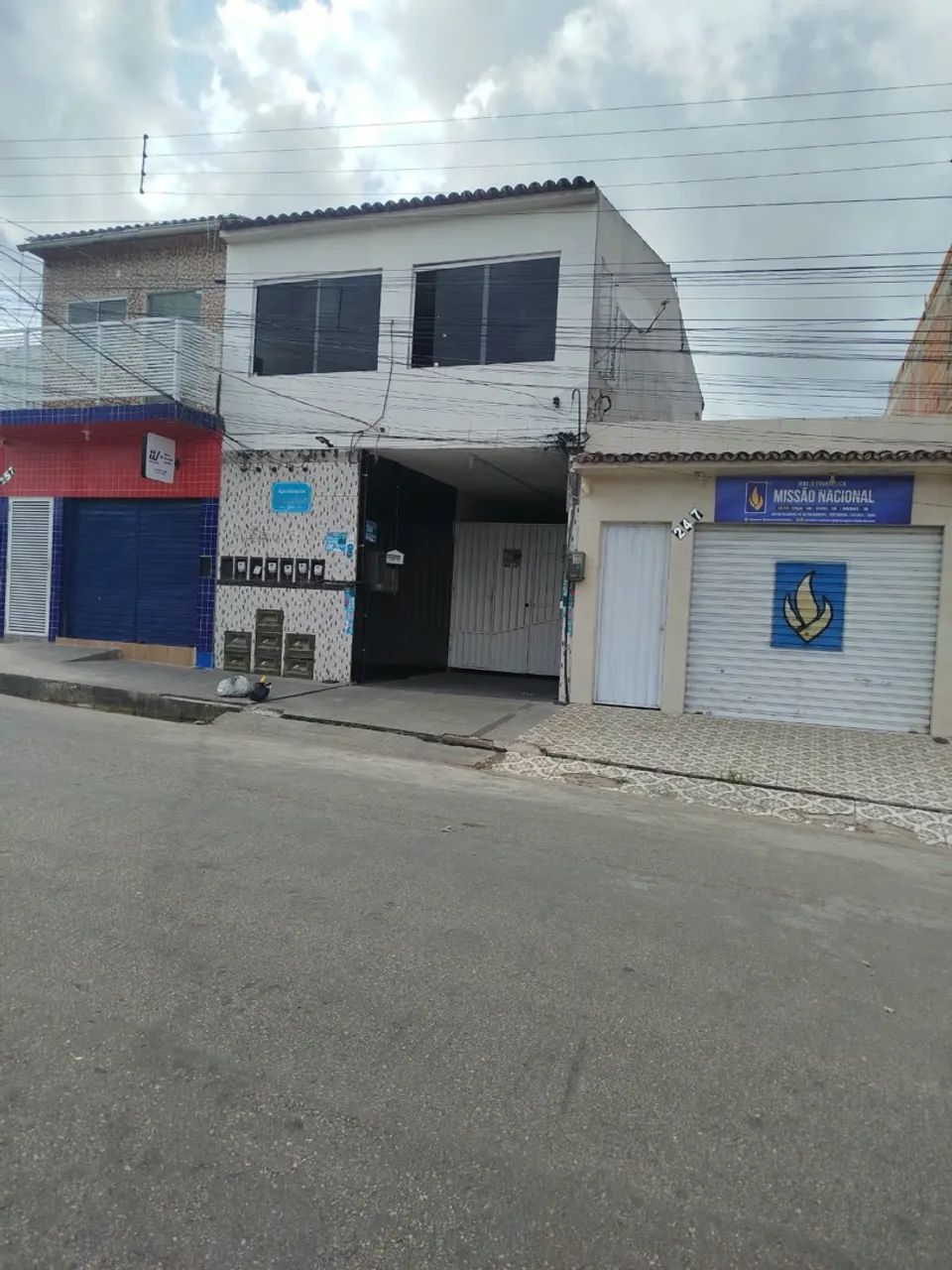 Aluga-se 
